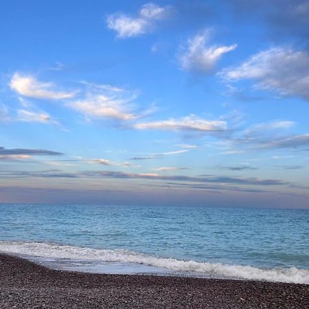 Studio Almenara Beach Barrio-Mar Екстериор снимка